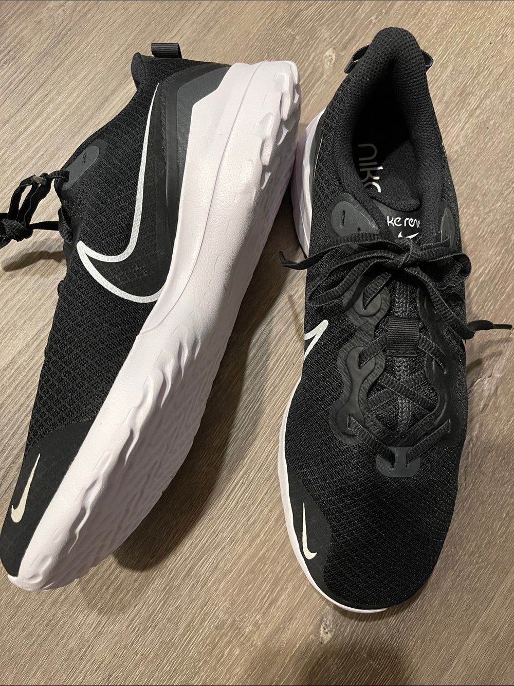 Nike Black & White Mesh Running Sneakers